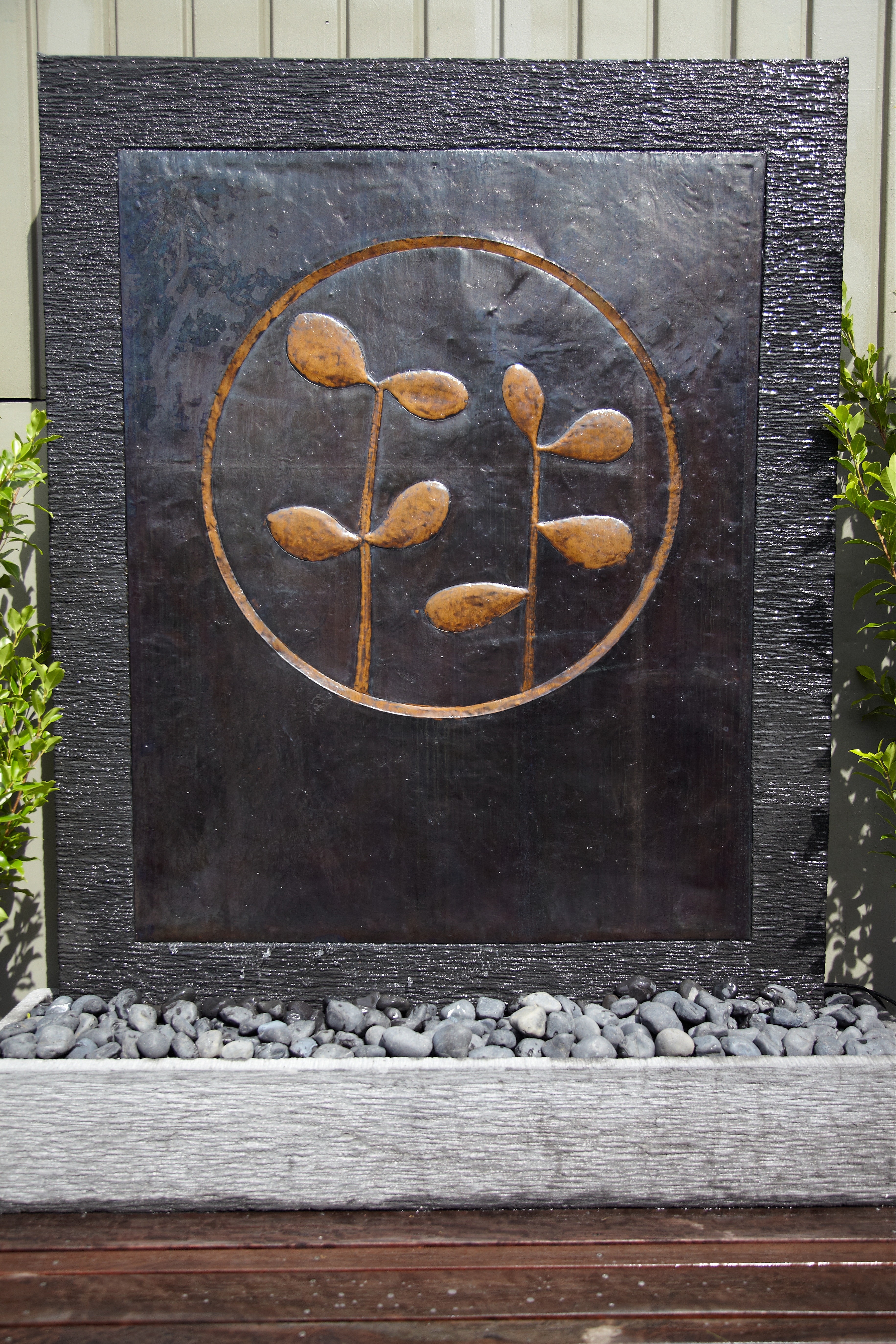 Water Wall - Moon and Leaf